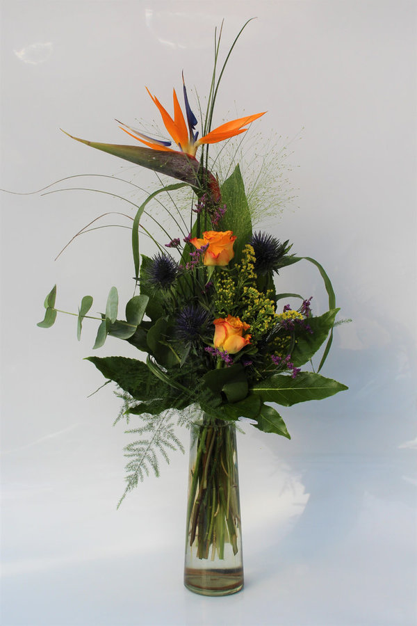 gestaffelter Blumenstrauß orange/lila
